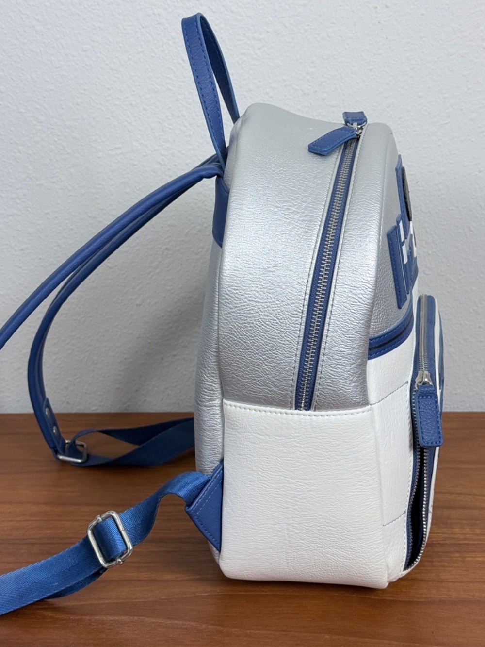 Loungefly Star Wars R2D2 Backpack - Picture 3 of 11